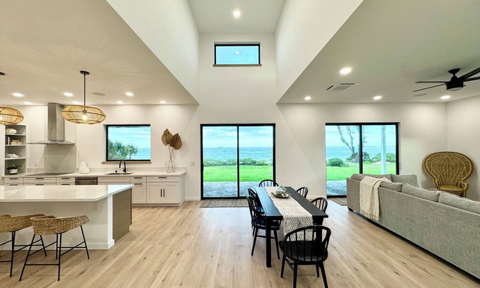 Kahuku House | Kahili Coast Beachfront Estate 3bd 3ba North Shore Oahu