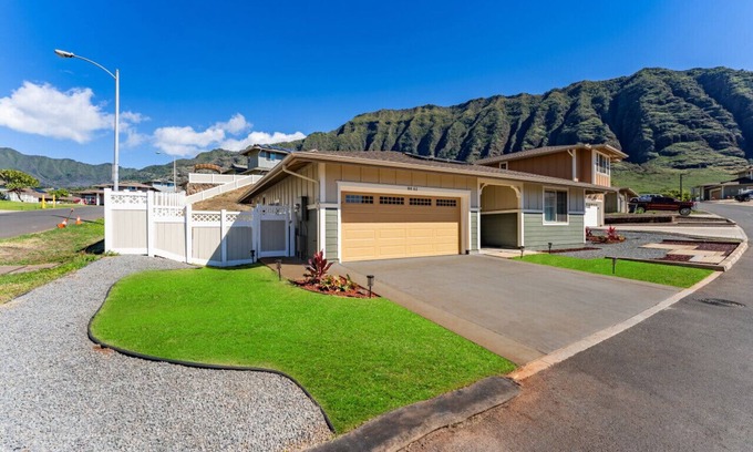 Makaha Valley Apartment | Kalo Homes ~ Coastal island haven