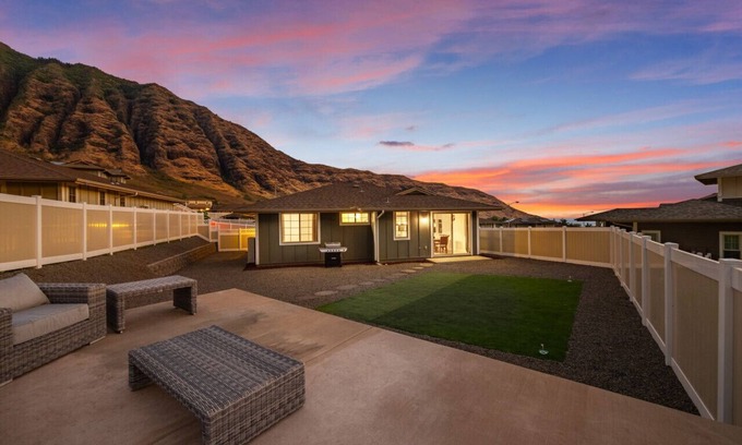 Makaha Valley House | Kalo Homes ~ Surfside Serenity