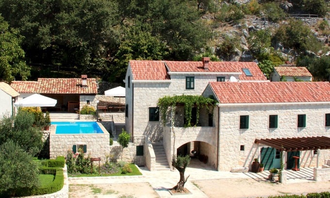 Lovorno Villa | Kameni Dvori - Family Holiday Villa with swimming pool near Dubrovnik