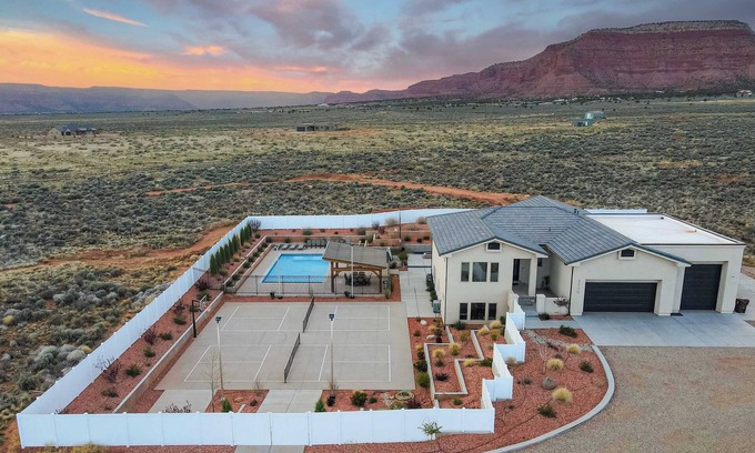 Kanab House | Kanab Vacation Home with Private Pool, Hot Tub, Pickleball and Basketball courts