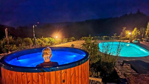 Janowice Wielkie Ski Chalet | Karkonosze Domek 8 os Jacuzzi Sauna Basen Podgrzewany Piaskowy Koń