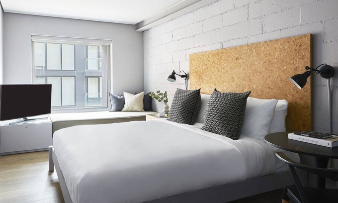 Bowery Apartment | Kasa Lantern LES | Great King Studio + NYC