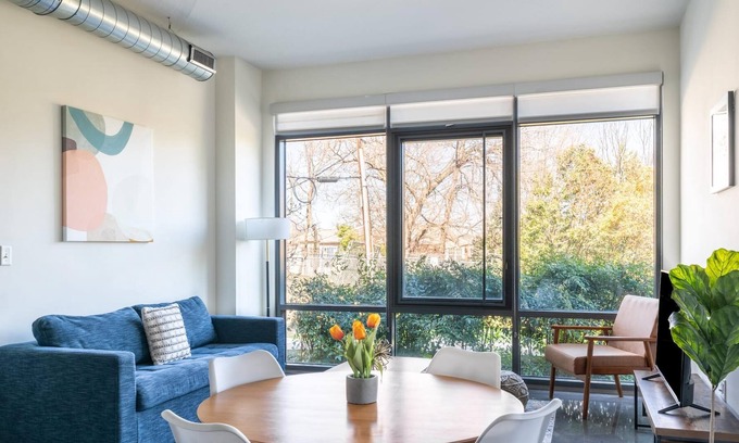 Del Ray Apartment | Kasa | Modern 2 BD + Free Parking | Alexandria