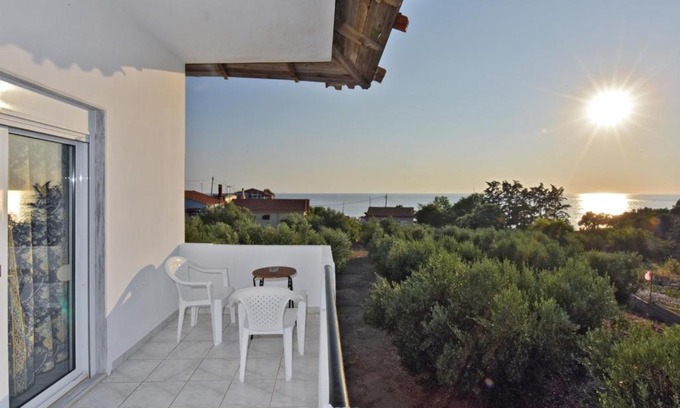 Nea Potidaia House | Katies Spacious House by a quiet beach next to Nea Potidea