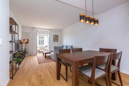Werd Apartment | KAYA Zurich Apartment 3A - Downtown 2BR Apt with Balcony
