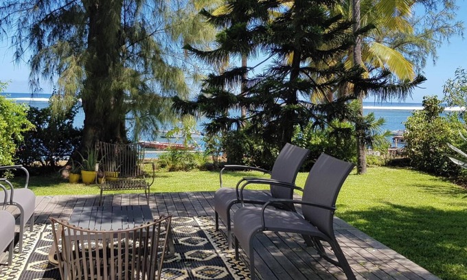 Etang Sale Les Bains Villa | Kaz à Baraka : Waterfront villa, 2 bedrooms, sleeps 4