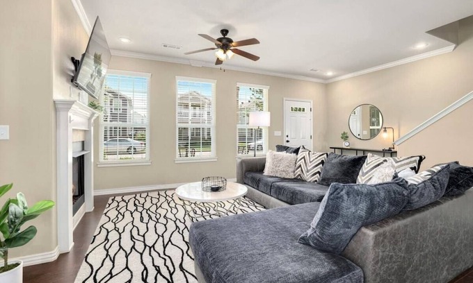 Fayetteville House | Keats Retreat - 5 mi to DT Fayetteville