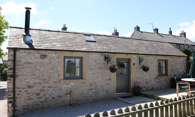 Sheldon House | Keepers Cottage - Cosy Peak District Retreat
