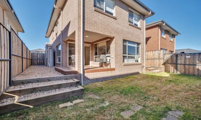 Kellyville House | Kellyvile/5室别墅/免费停车/近购物中心/聚会派对/带后院