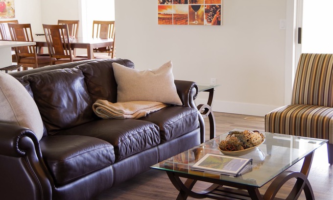 Southeast Kelowna House | Kelowna Vacation Rental - Vineyard Bungalow