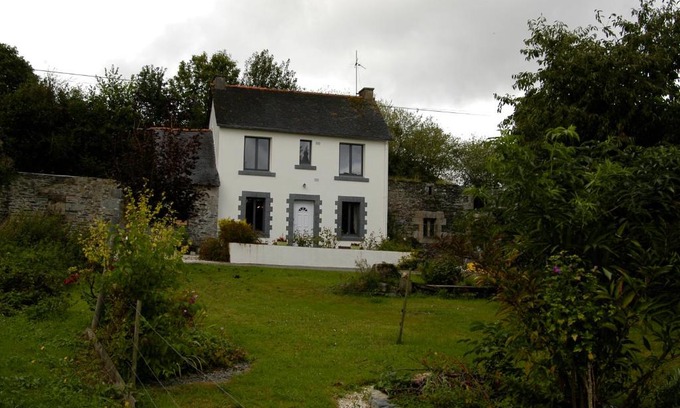 Mur-de-Bretagne House | Kerguillaume