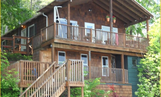 Pulteney Cottage | Keuka Guest Cottage w/Hot Tub