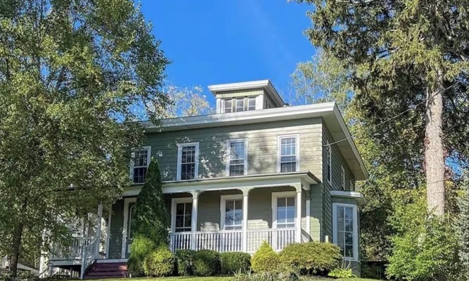 Penn Yan House | Keuka Lake View Victorian