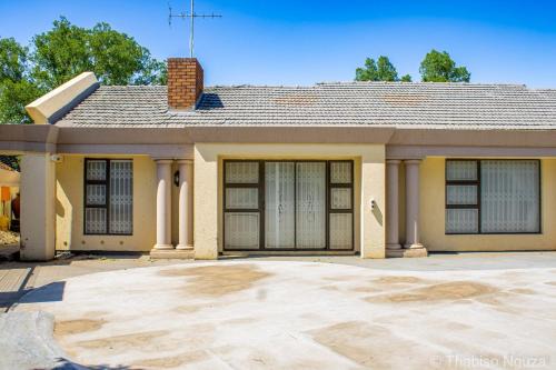Kempton Park House | Khayalethu