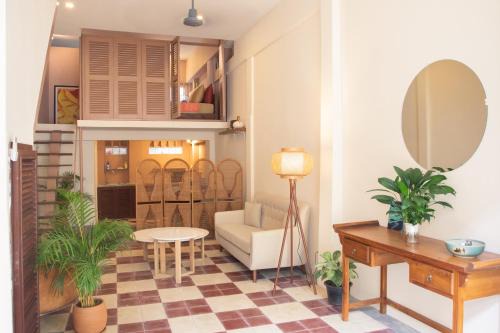 Daun Penh Apartment | Khmer-Deco Central Phnom Penh