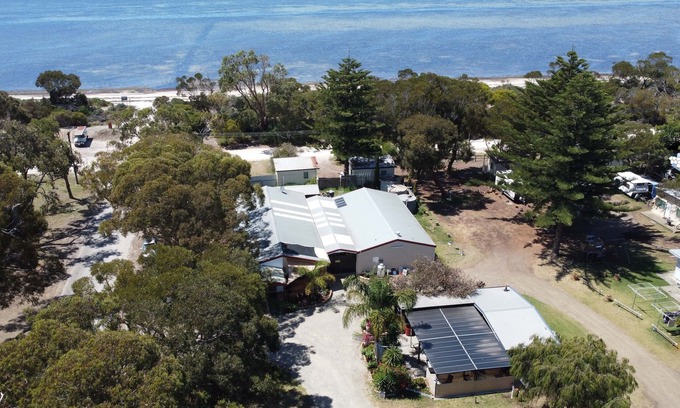 Brownlow Ki Cabin | KI Caravan Park, Kingscote