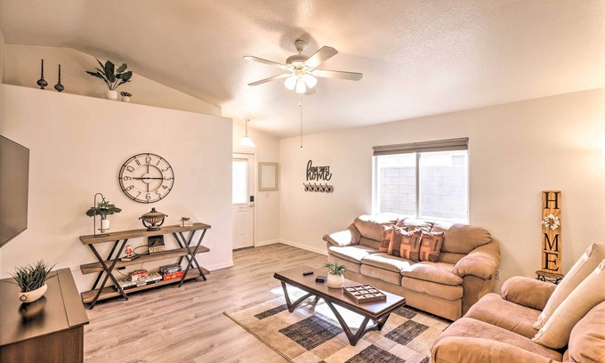 Kingman House | Kid-Friendly Kingman Home Near Parks & Dining