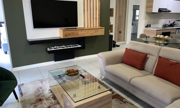 Greater Johannesburg Metropolitan Area Apartment | Kikuyu Waterfall Luxury 2 Bedroom Apartment