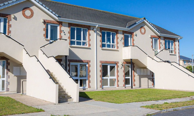 Kilkee House | Kilkee HH - GF (TR1) Type C - No 903 by Interhome