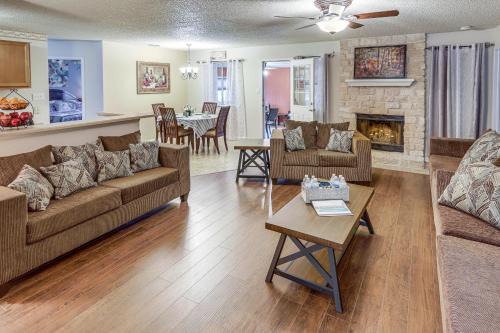 Killeen House | Killeen Home with Sunroom about 8 Mi to Fort Cavazos!