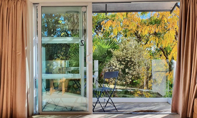 Nelson Apartment | Kimberley Two - Nelson Waterfront Apartment - Free Cancellation Available Here!