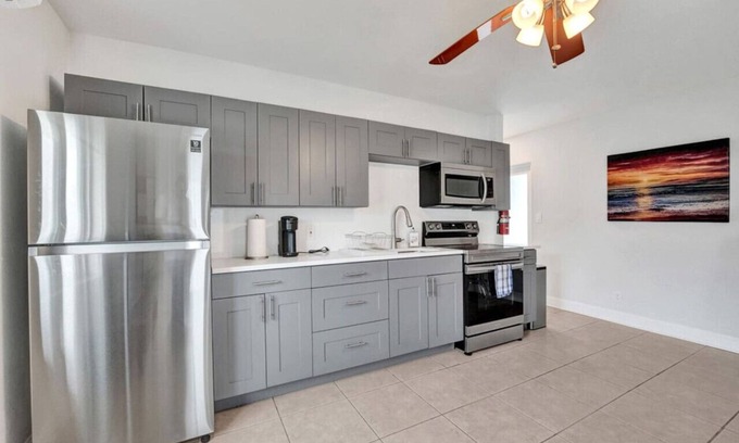 Lighthouse Point Apartment | King 1BD w/ Pool, Grill, Near Beach & Downtown