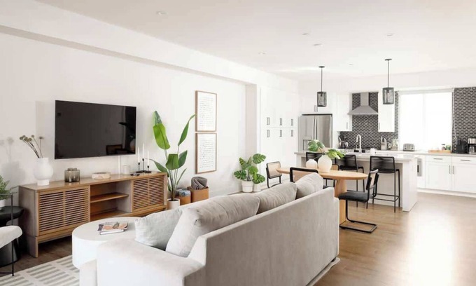 Golden Hill House | King Bed|Chef's Kitchen|2-Car Garage|1650 Sq Ft