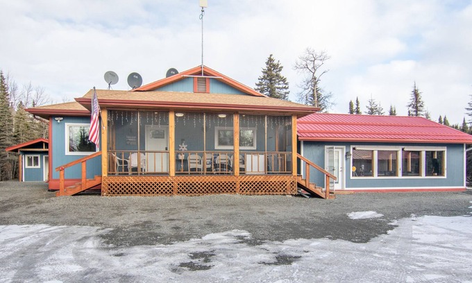 Sterling Cabin | King Cabin -Full Kitchen + Laundry | Kenai Retreat