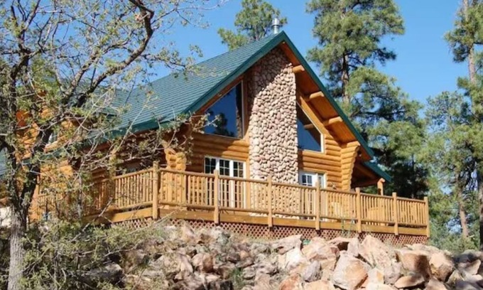 Williams Cabin | King's Lodge Cabin: Grand Canyon, Polar Express, Golf & Private Forest