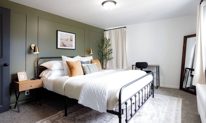 Lockport Apartment | King Size Bed, Work Desk, Near Hwy, Laundry Room Access, Nearby Parking