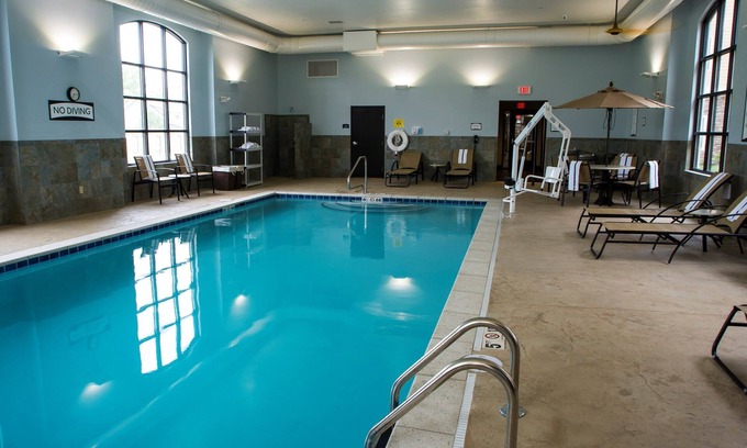 Lexington Condo | King Suite. Free Breakfast. Pool. Near University of Kentucky.