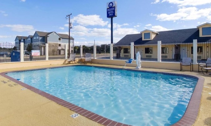Ingleside Hotel | King Unit w/Free Breakfast + Pool Near Nature Preserve