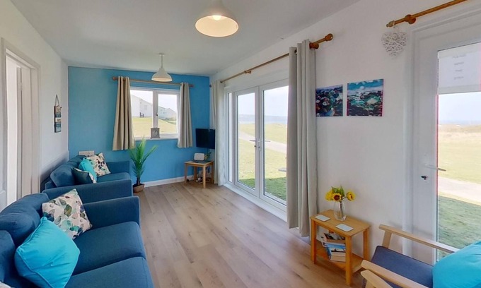 Hayle Cottage | Kingfisher enjoys an elevated position towards the front of the Riviere Towans