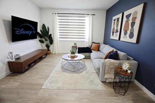 Northwest Edmonton House | Kinglet 4BR Getaway AC Garage Near WEM DisneyPlus