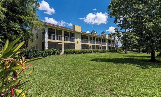 Kings Lake Condo | Kings Lake Condo close to beach