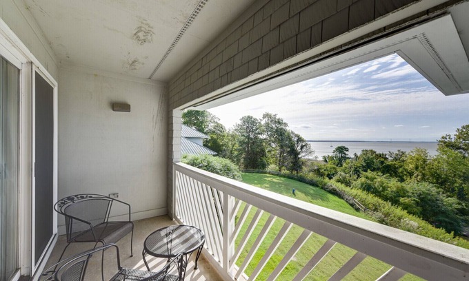 Kingsmill Condo | Kingsmill Resort Master Suite - Sleeps 4 - Great Monthly