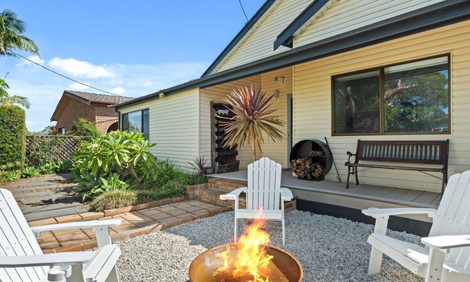 Huskisson Cottage | Kingston Cottage by Experience Jervis Bay