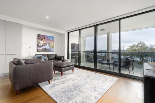 Kingston Apartment | Kingston Foreshore Apt with Water Views - Hosted by Canstay