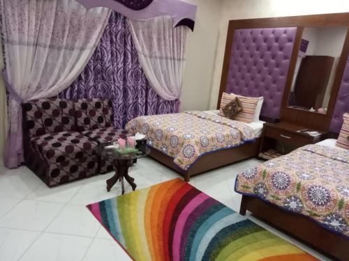 PECHS House | Kingston Motel