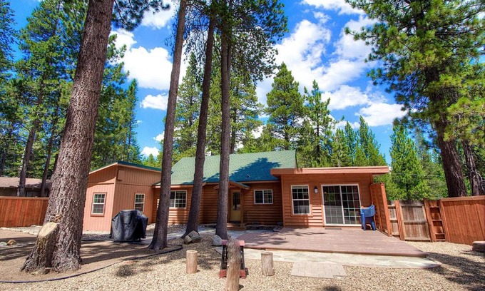 North Upper Truckee House | Kiowa Lake House by Lake Tahoe Accommodations