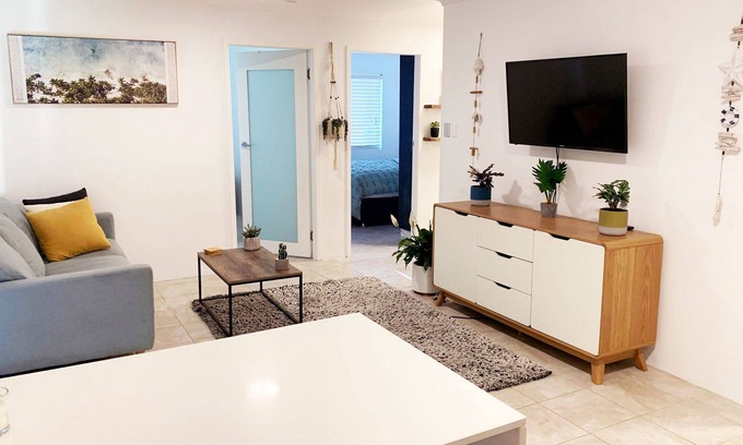 Coolangatta Apartment | Kirra Escape - Beachside Kirra - Pet Friendly - Min. 3 Night Stays!