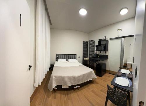 Lavras Apartment | Kitnet ao lado da Praça Leonardo Venerando