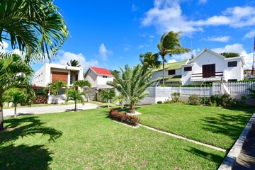 Trou d'Eau Douce Apartment | KIWI beach apartment on ground floor with direct access to beach and sea