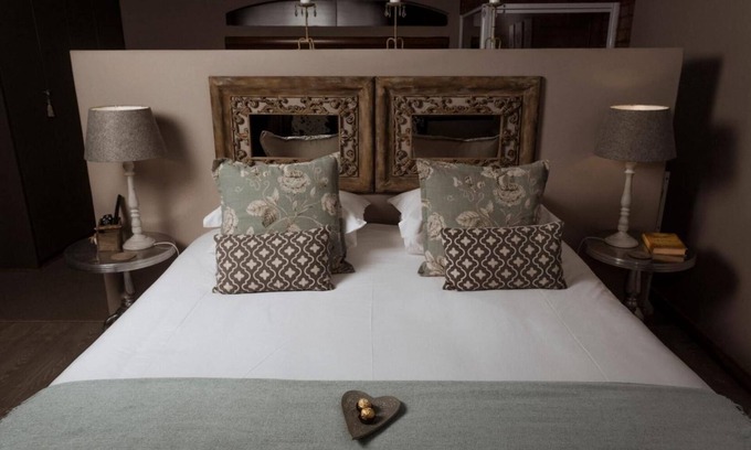 Bela-Bela House | Klip en Kristal Guest House