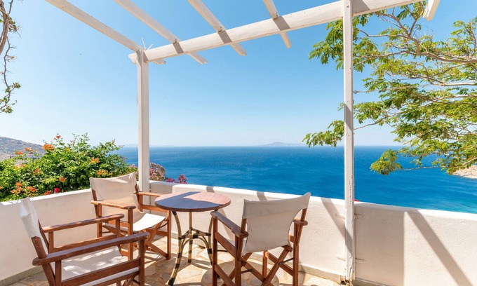 Andros Apartment | 'KNA Studio A' with Sea View, Wi-Fi and Air Conditioning