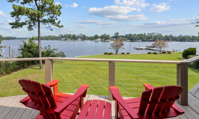 Oriental House | Knot Lost with gorgeous water views