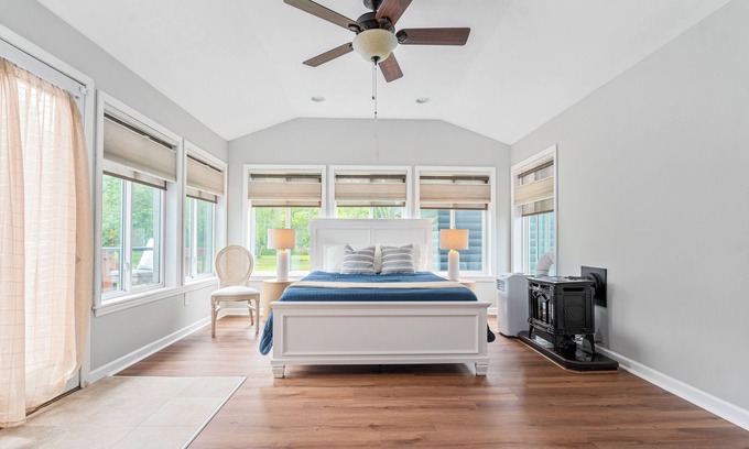 Malta House | Kozy Home right off Saratoga Lake