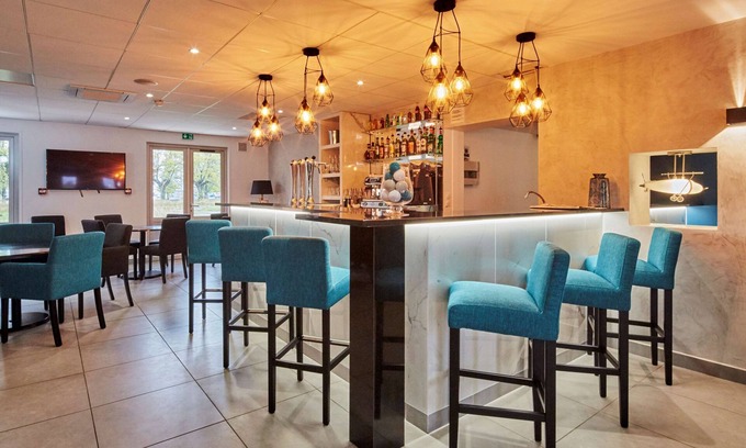 Porte Des Alpes - Mi Plaine - Manissieux Hotel | Kyriad Direct Lyon - Bron Eurexpo