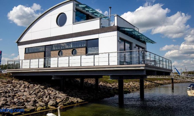 Neustadt in Holstein House | Kyst 54°10 Floating Home 1 - [#17945]